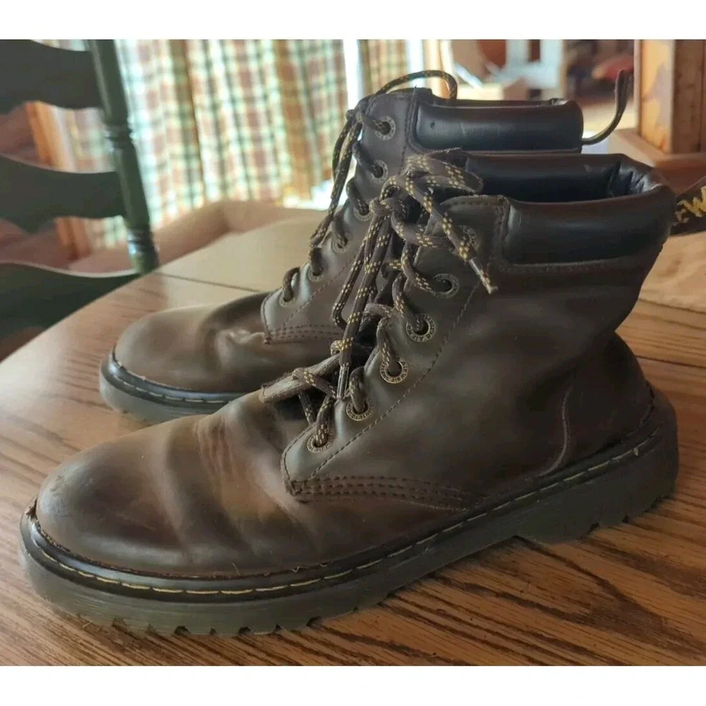 Men's Doc Dr. Martens Distressed Leather Brown Ankle Work Play‎ Boots Size 9
